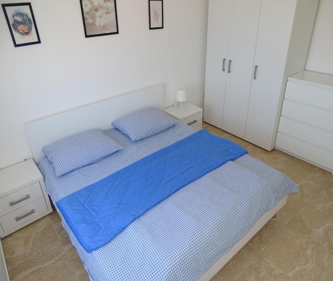 Apartmani David Vir Bagian luar foto