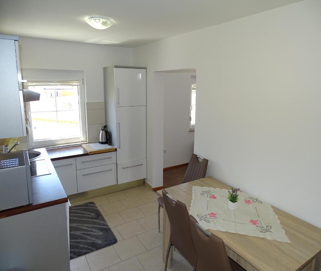 Apartmani David Vir Bagian luar foto