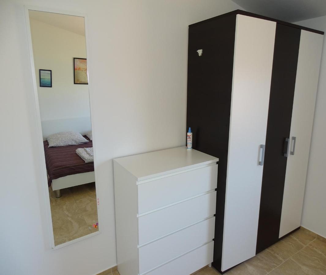 Apartmani David Vir Bagian luar foto